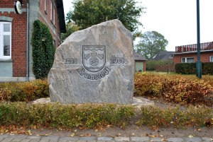 Gedenkstein der Gemeinde Krumstedt in Dithmarschen